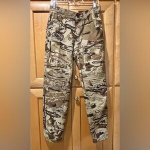 Under Armour hunting pants size 34